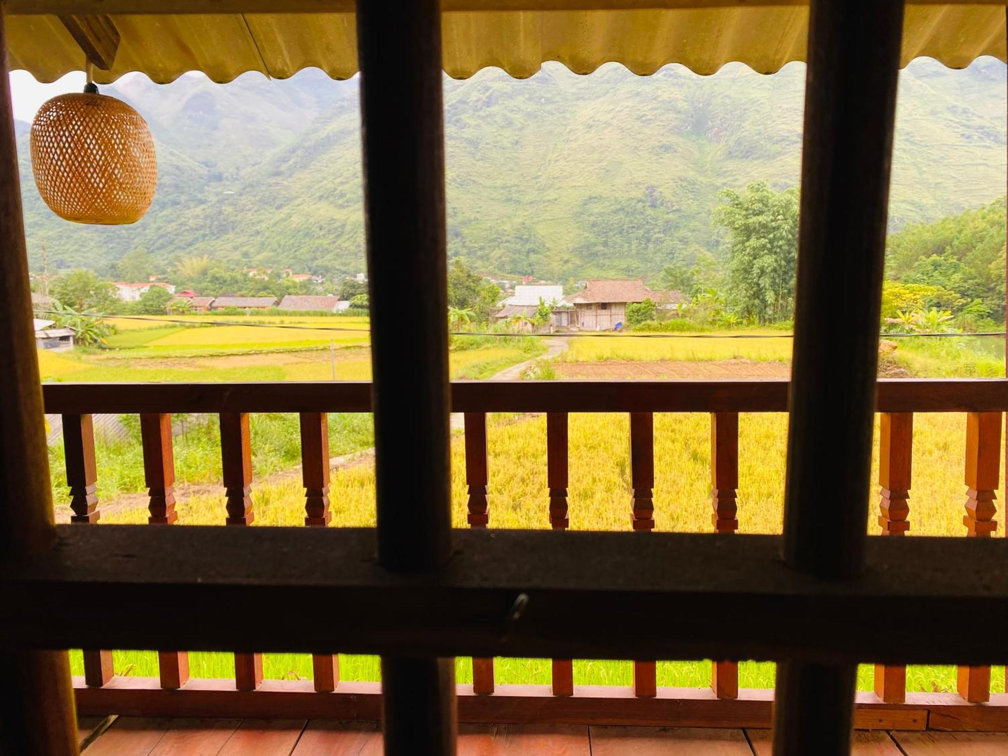 Du Gia Field View Homestay Làng Cac Extérieur photo
