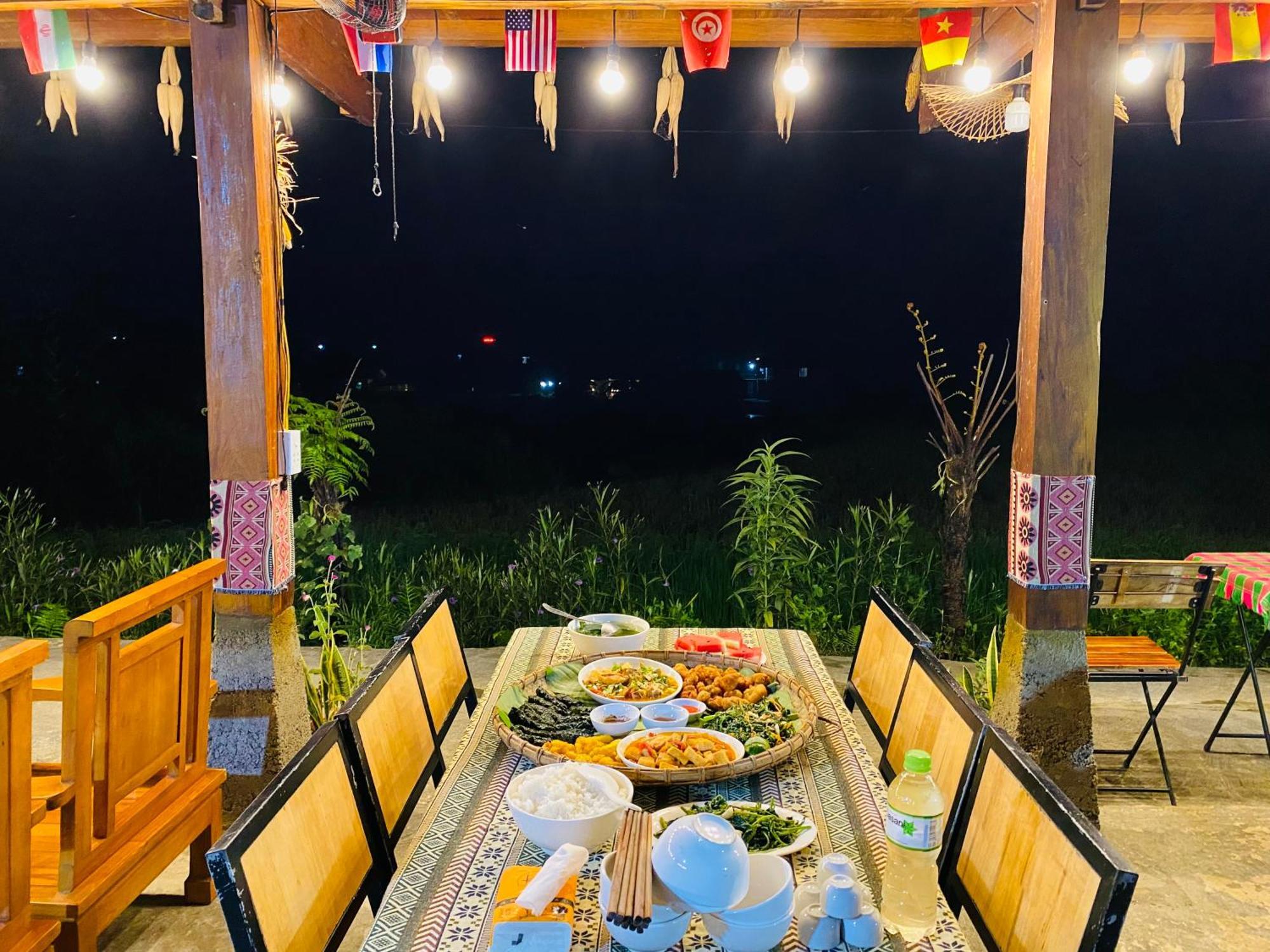 Du Gia Field View Homestay Làng Cac Extérieur photo