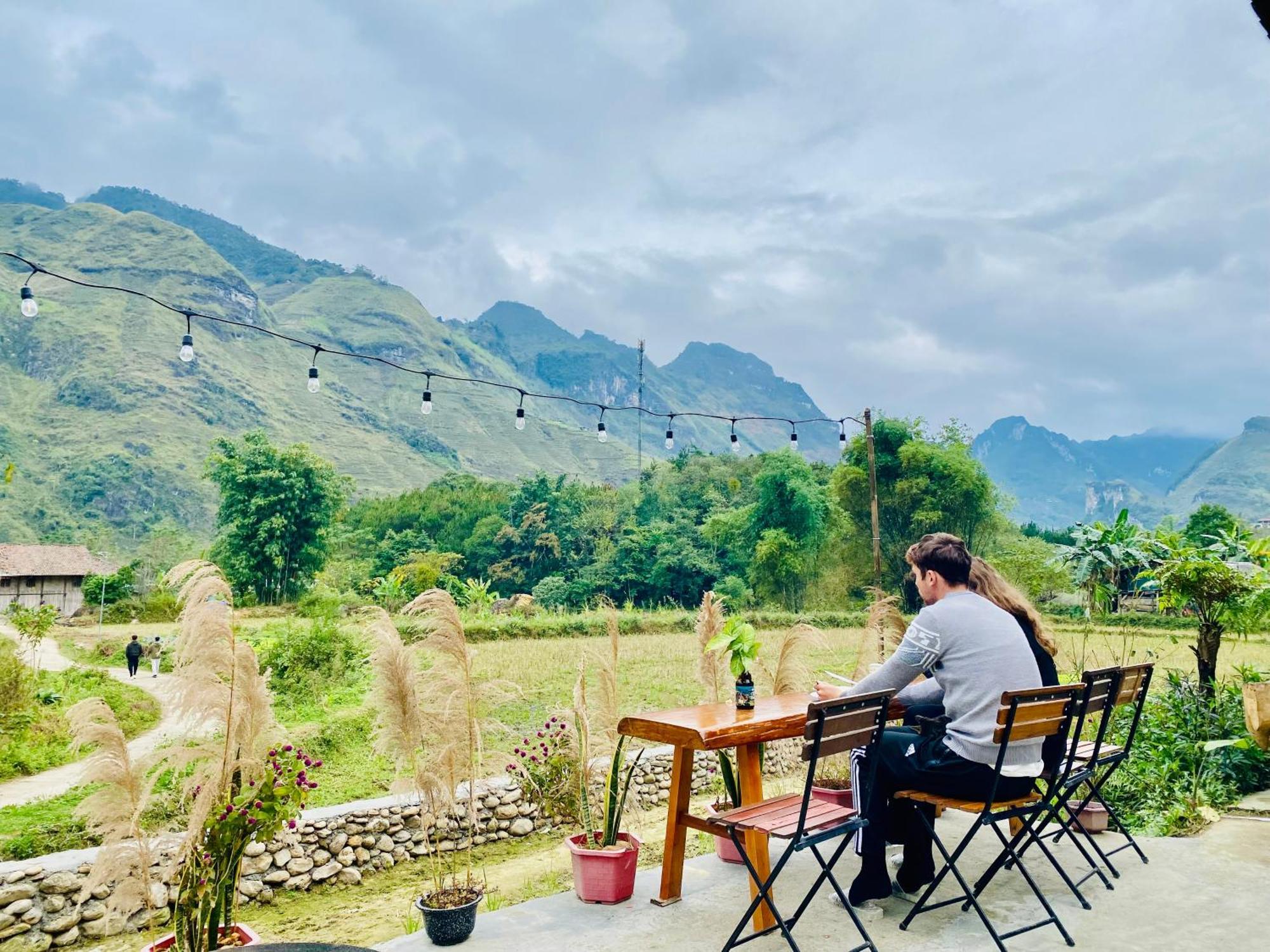 Du Gia Field View Homestay Làng Cac Extérieur photo